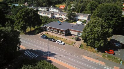 Tanel and chickens. Season 3. (thumbnail 17)