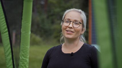 Tanel and chickens. Season 3. (thumbnail 25)