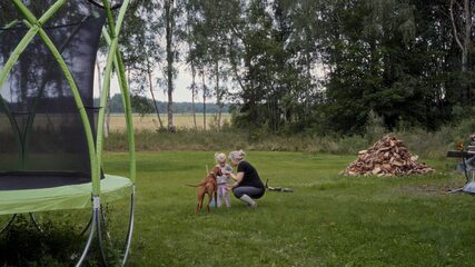 Tanel and chickens. Season 3. (thumbnail 29)